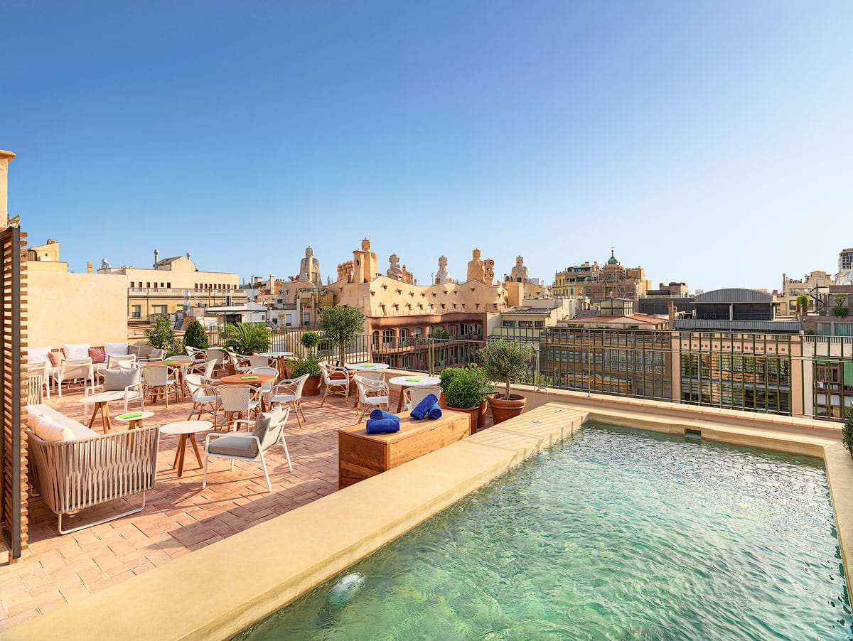 raised rooftop pool and lounge area casa mimosa Barcelona